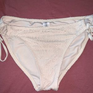 Forever 21 Swim - Forever 21 Lace Bikini Bottoms Forever 21 Swim - Forever 21 Lace Bikini Bottoms